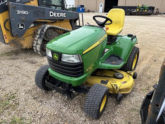 Image of John Deere X720 Primary image