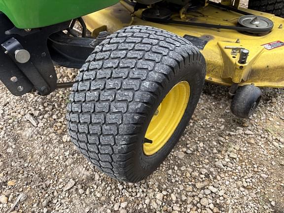 Image of John Deere X720 equipment image 2