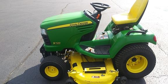 Image of John Deere X720 equipment image 4