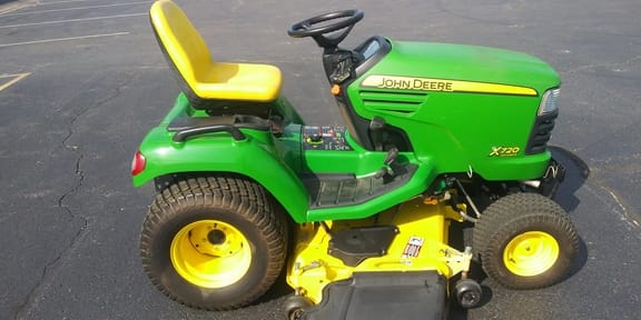 2008 John Deere X720 Equipment Image0