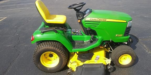 Image of John Deere X720 Primary image