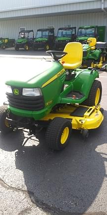 Image of John Deere X720 equipment image 1