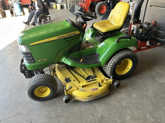 Main image John Deere X720