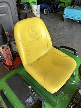 Image of John Deere X720 equipment image 3
