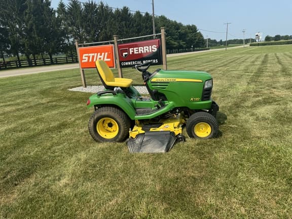 Image of John Deere X720 Primary image