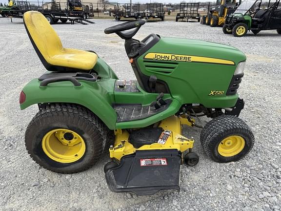 Image of John Deere X720 Primary image