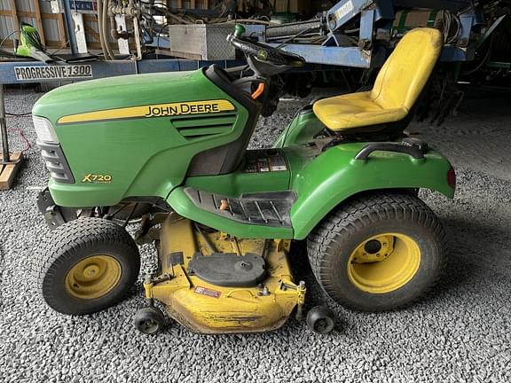 Image of John Deere X720 Primary image