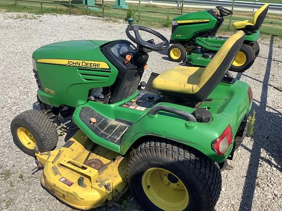 Image of John Deere X720 equipment image 3