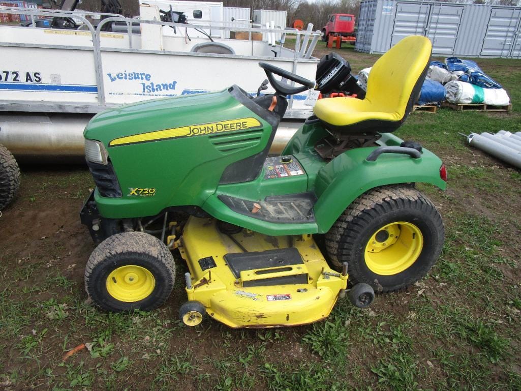 Main image John Deere X720