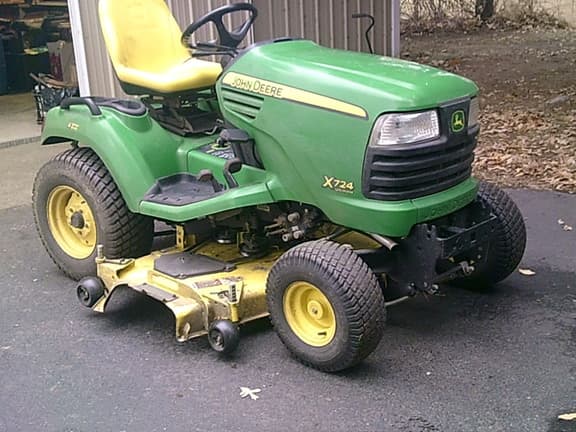 Image of John Deere X724 Primary image
