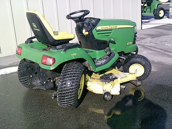 Image of John Deere X724 equipment image 1
