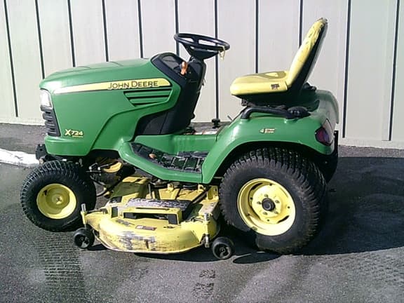 Image of John Deere X724 equipment image 4