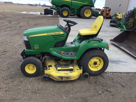 Main image John Deere X724