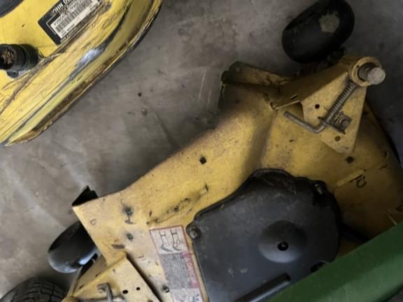 Image of John Deere X724 equipment image 4
