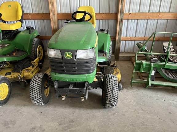 Image of John Deere X724 equipment image 3
