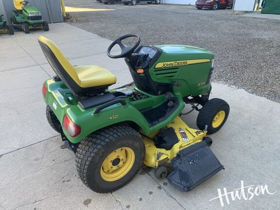 Image of John Deere X724 equipment image 4