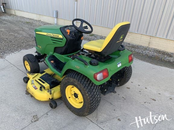 Image of John Deere X724 equipment image 3