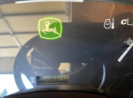 Image of John Deere X724 equipment image 3