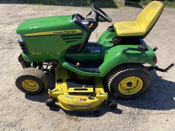Main image John Deere X724