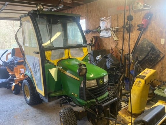 2008 John Deere X728 Equipment Image0