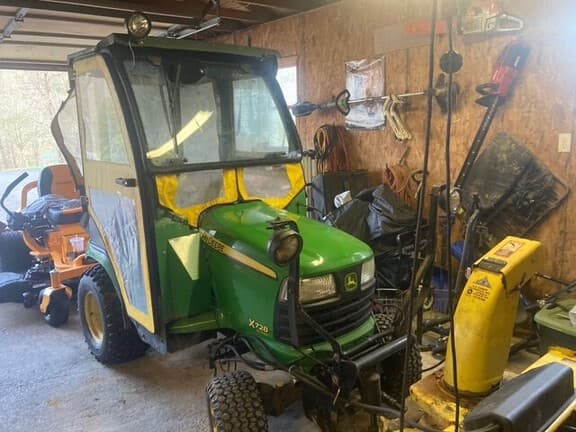Image of John Deere X728 Primary image