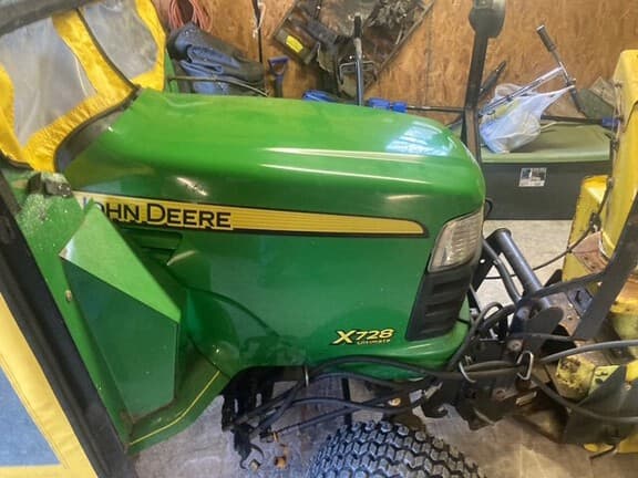Image of John Deere X728 equipment image 3