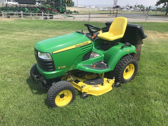 Main image John Deere X729