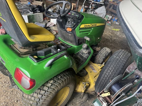 2008 John Deere X740 Equipment Image0