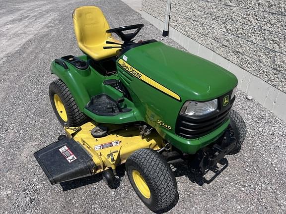 Image of John Deere X740 equipment image 1