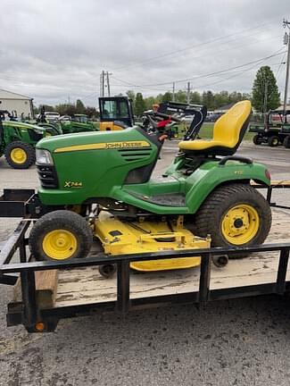 Image of John Deere X744 equipment image 3