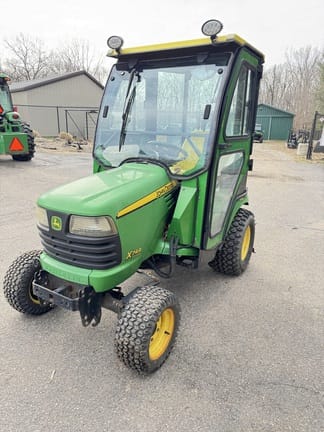 2008 John Deere X749 Equipment Image0