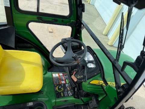 Image of John Deere X749 equipment image 4