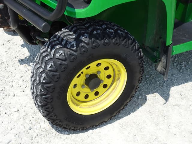 Image of John Deere Gator XUV 620i equipment image 2