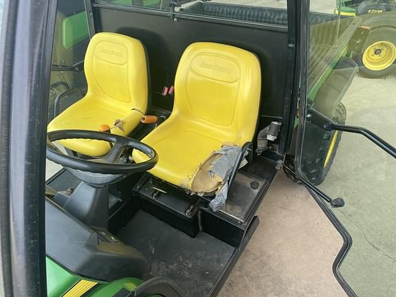 Image of John Deere Gator XUV 620i equipment image 4