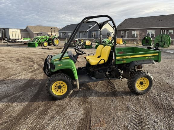 Image of John Deere Gator XUV 620i equipment image 2
