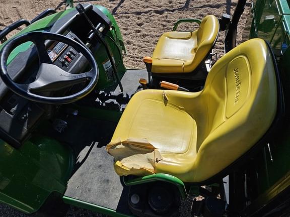 Image of John Deere Gator XUV 620i equipment image 4