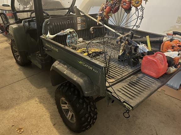 Image of John Deere Gator XUV 620i equipment image 1