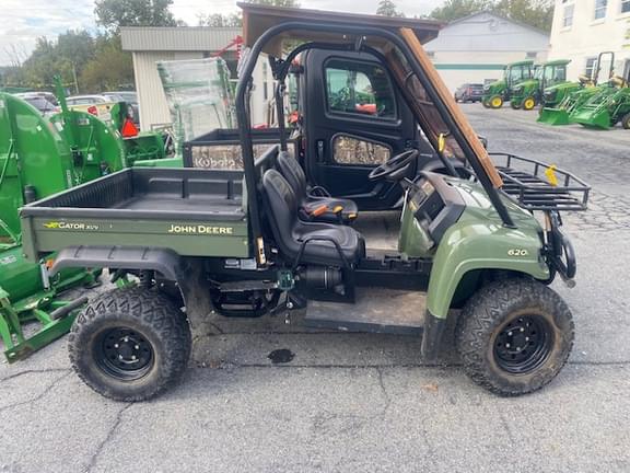 Image of John Deere Gator XUV 620i equipment image 1
