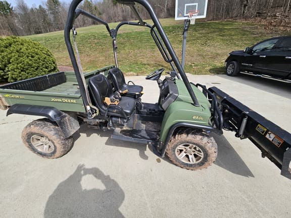 Image of John Deere Gator XUV equipment image 3