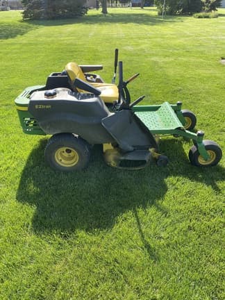 Image of John Deere Z245 equipment image 4
