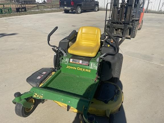 Image of John Deere Z425 equipment image 1