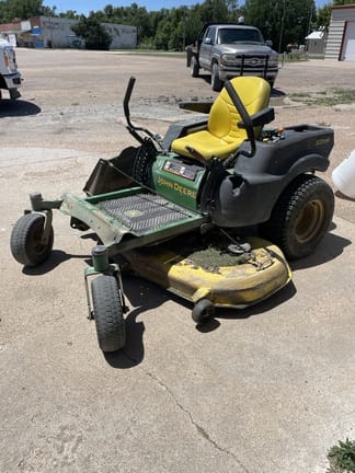 2008 John Deere Z445 Equipment Image0