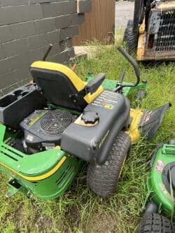 Image of John Deere Z445 equipment image 3