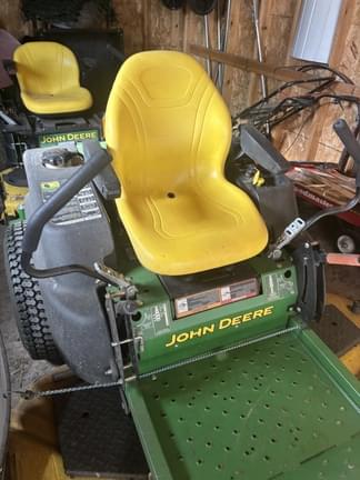 Image of John Deere Z465 equipment image 1