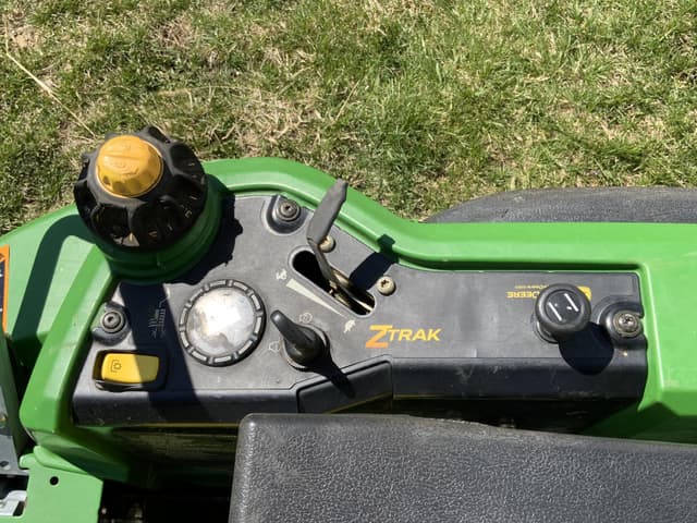 Image of John Deere Z510A equipment image 4