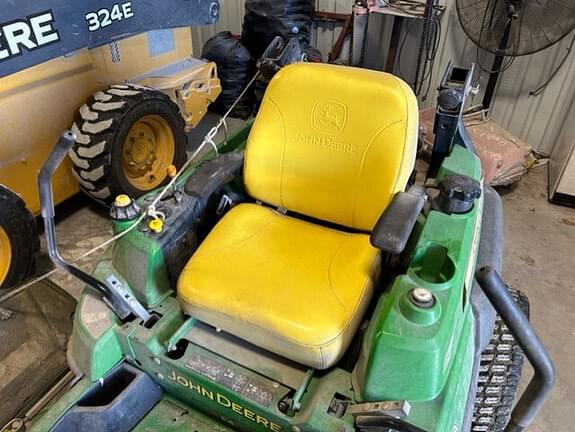 Image of John Deere Z810A equipment image 4