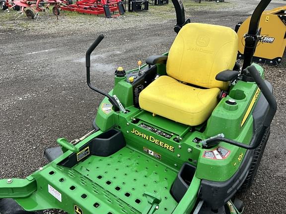 Image of John Deere Z810A equipment image 4