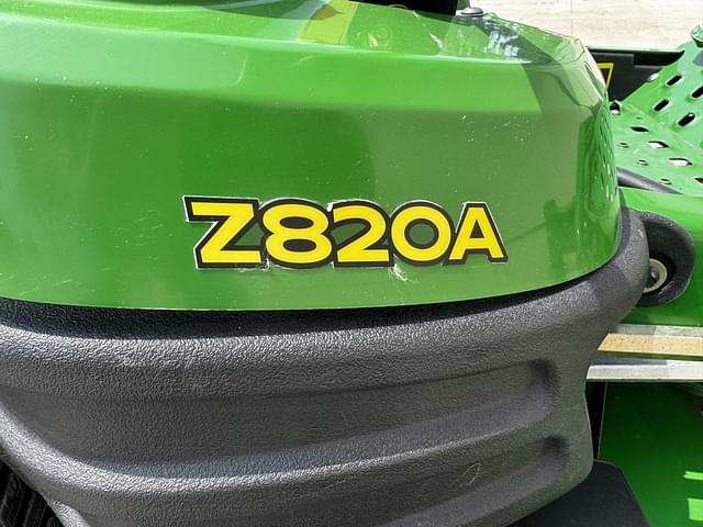 Image of John Deere Z820A equipment image 3