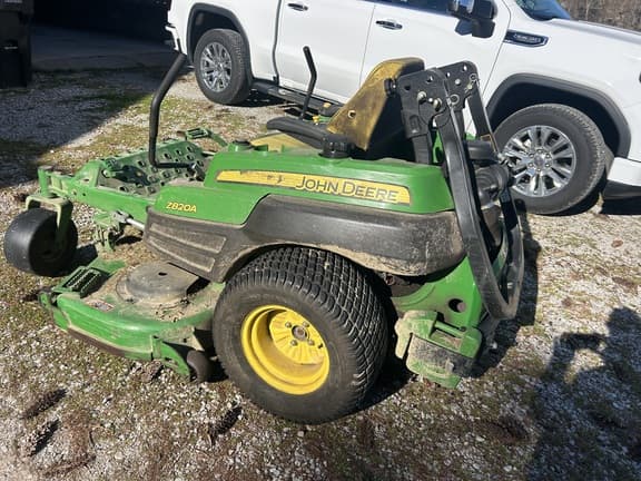 Image of John Deere Z820A equipment image 3