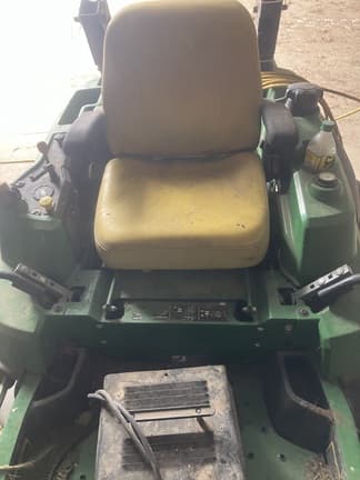 Image of John Deere Z820A equipment image 3